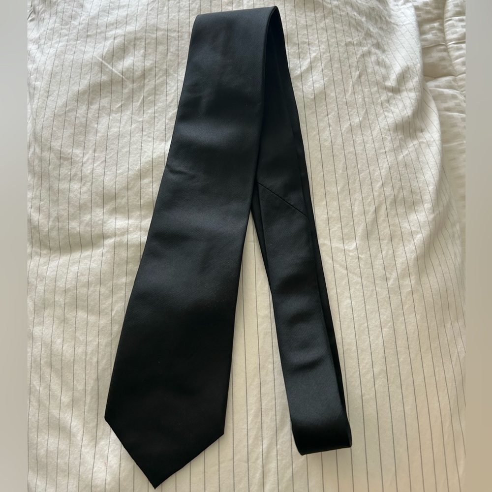 Kenneth Cole Reaction Classic Black Necktie